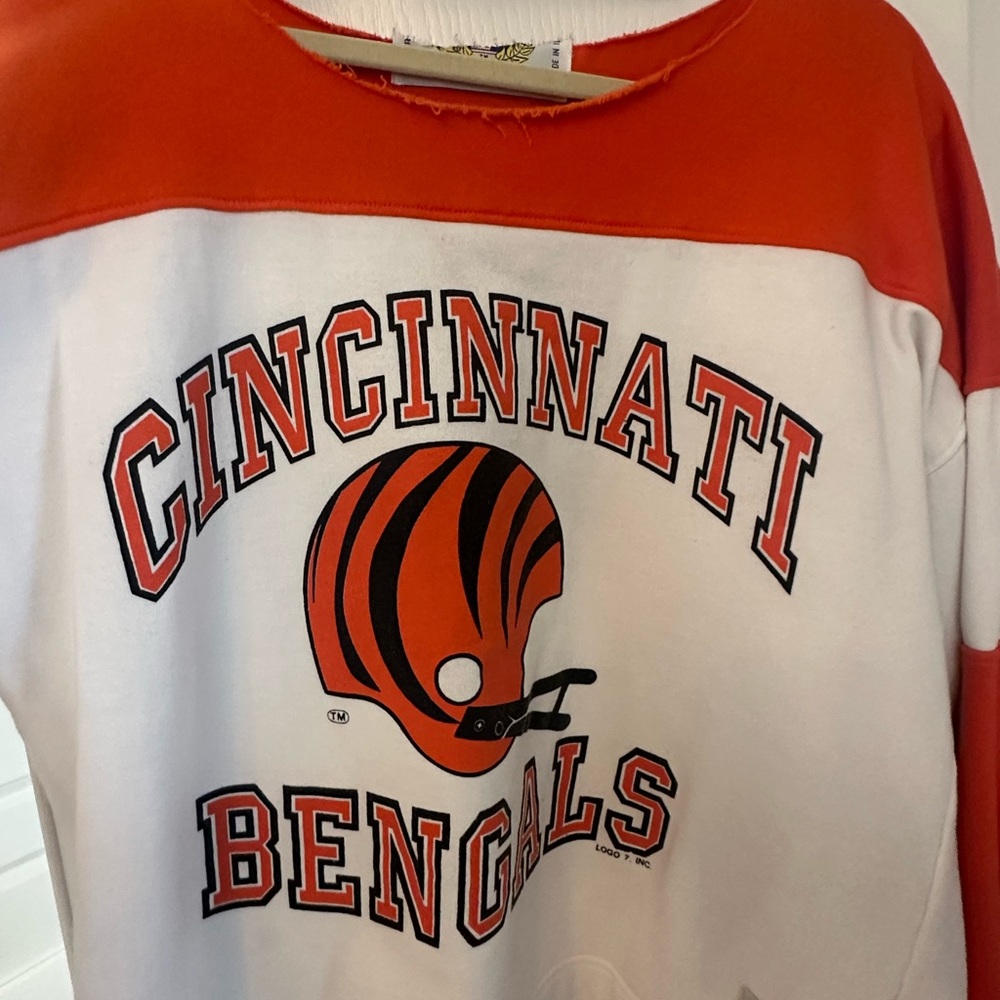 VINTAGE Cincinnati Bengals Women's Orange and White Sweater - Picture 2 of 5